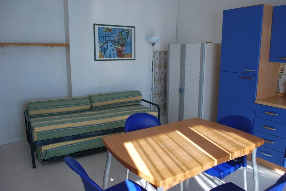 Residence Orchidea Диано Марина Екстериор снимка